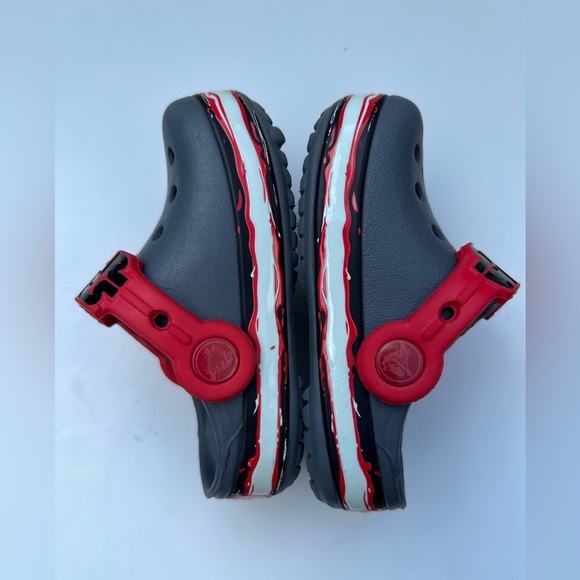 Crocs Toddler Grey Red
Kylo Ren Glow In The Dark Cushioned Star Wars Clog 4/5 C - Picture 5 of 14